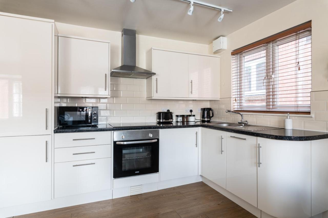 Spacious 2Br Flat - 2 Free Parking Spaces - Near Lgw Airport Κρόουλι Εξωτερικό φωτογραφία